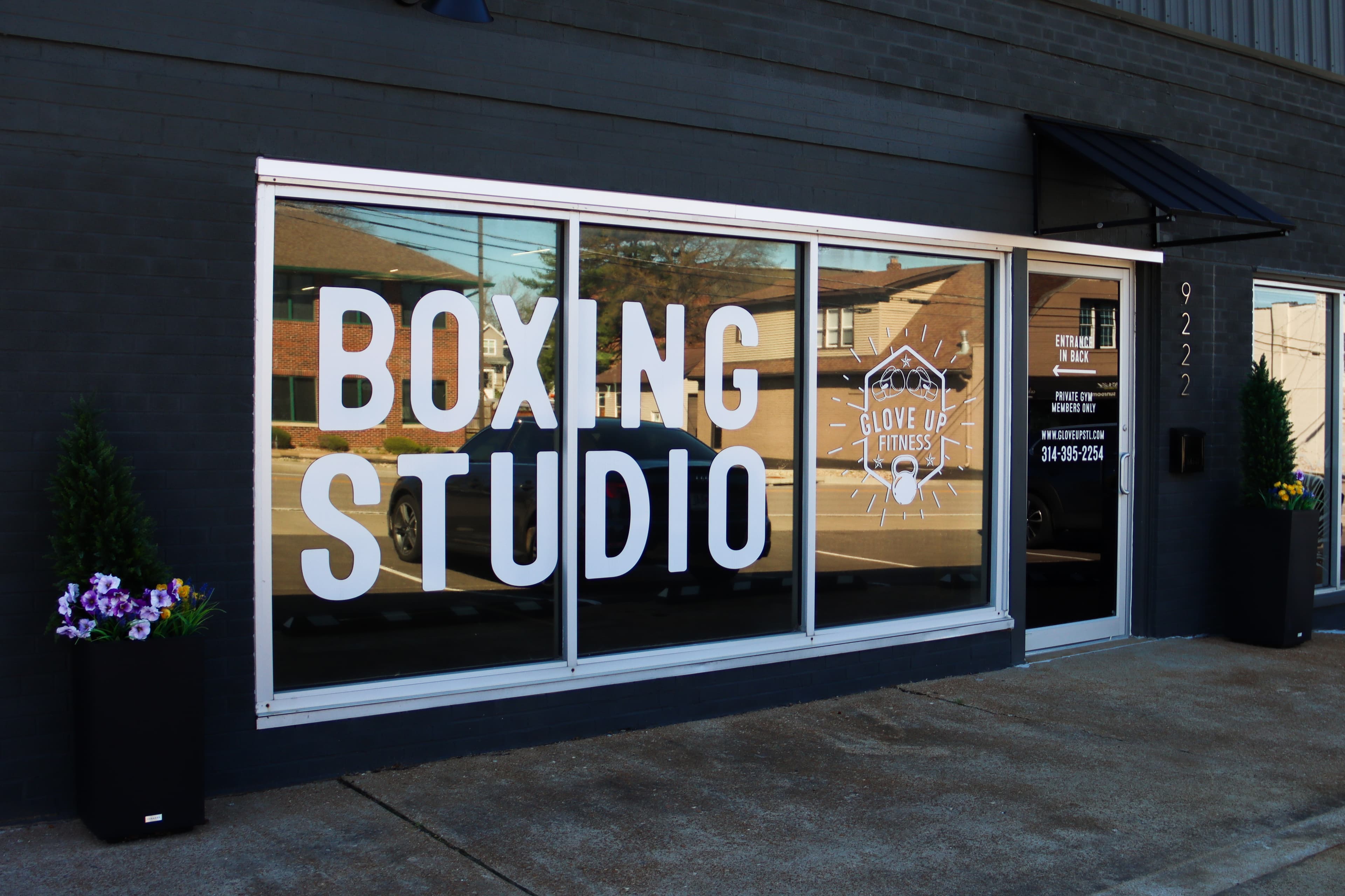 Alternate view of the Glove Up studio space